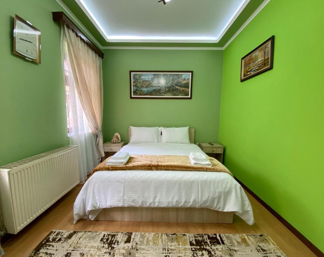 Vila A Hotel Korce Exterior photo