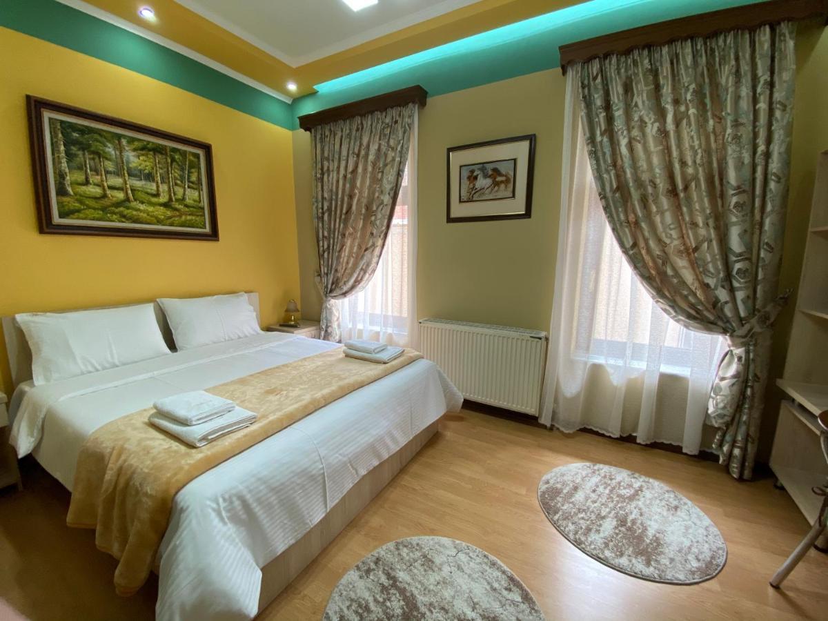 Vila A Hotel Korce Exterior photo