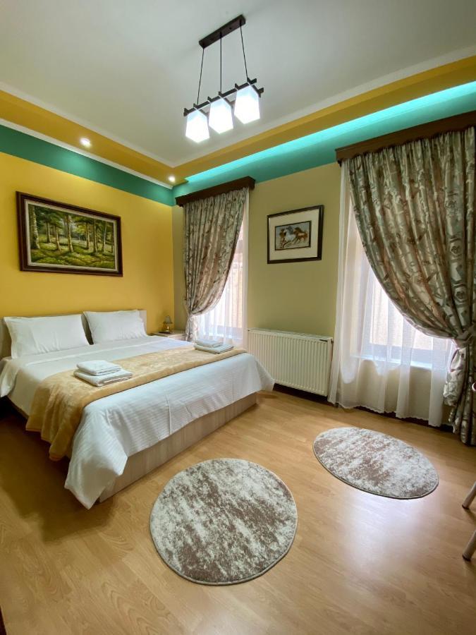 Vila A Hotel Korce Exterior photo