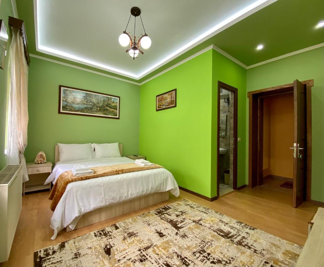 Vila A Hotel Korce Exterior photo