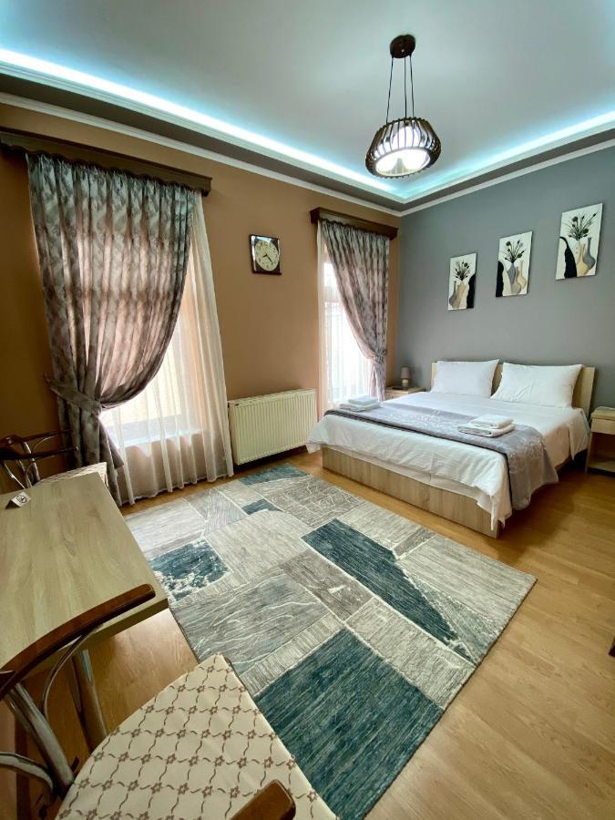 Vila A Hotel Korce Exterior photo