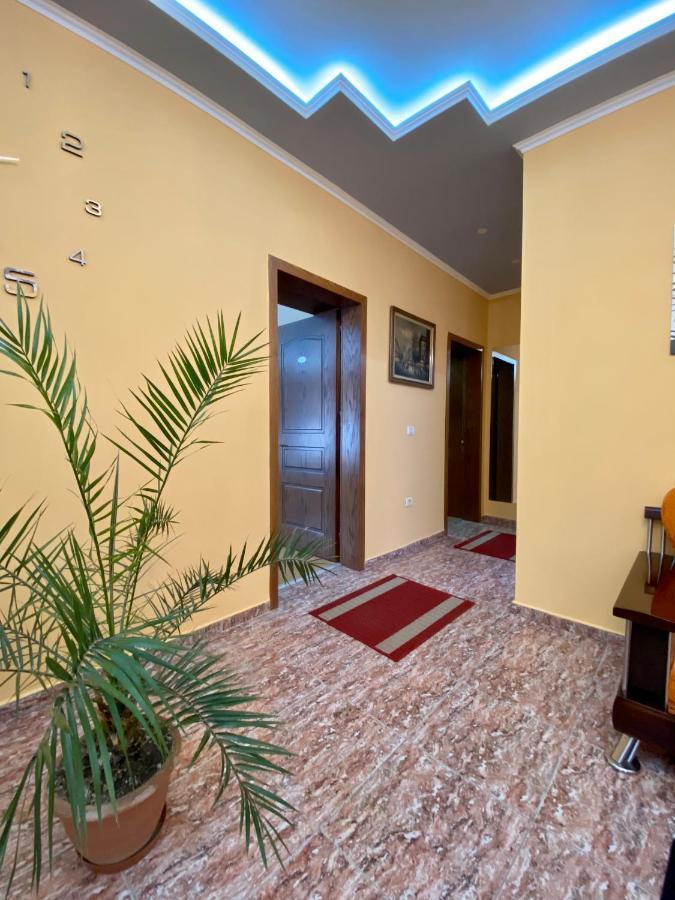 Vila A Hotel Korce Exterior photo