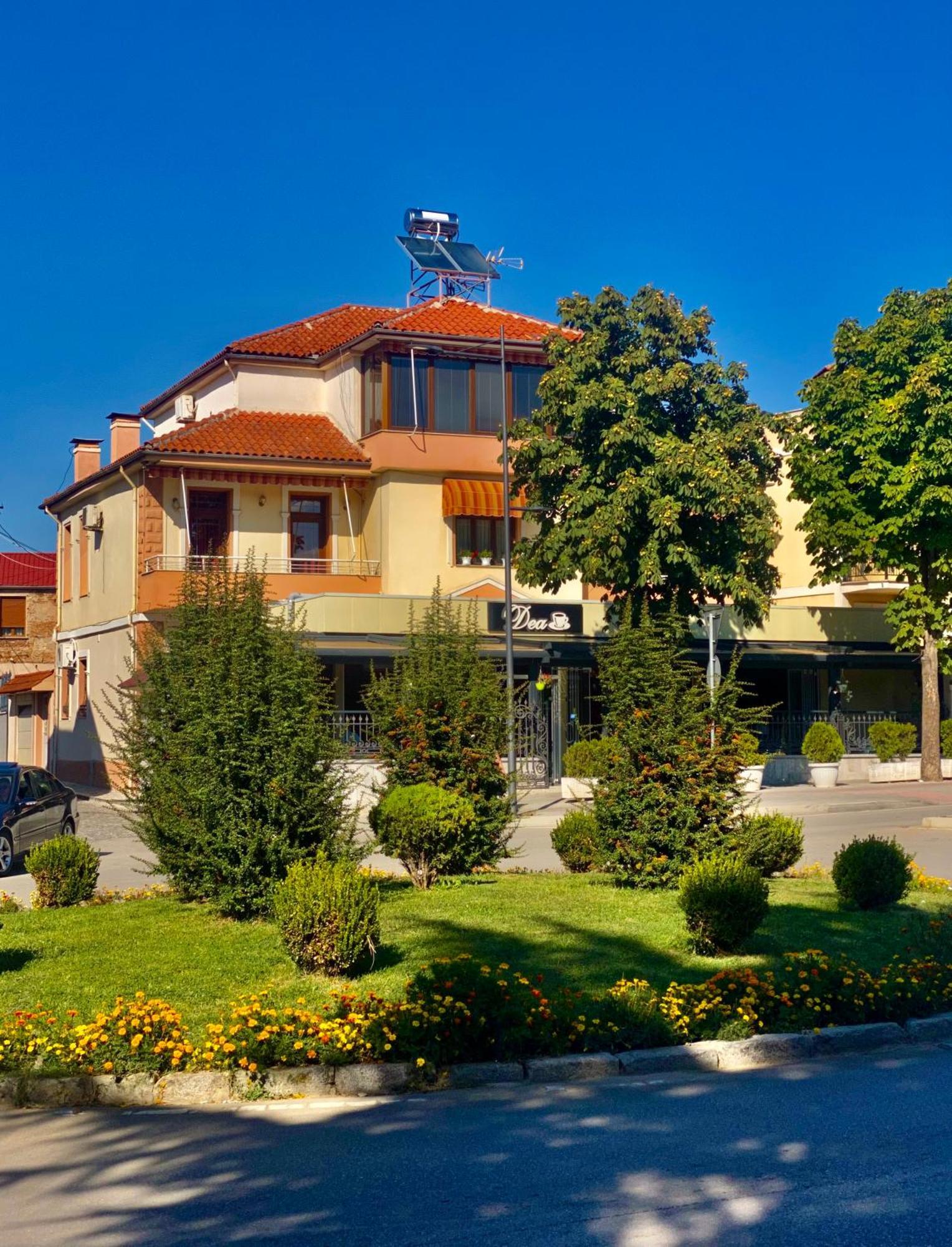 Vila A Hotel Korce Exterior photo